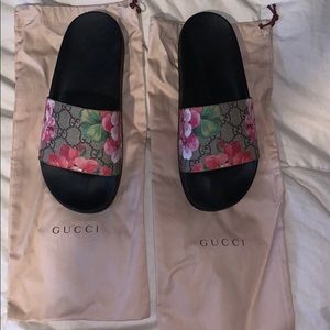 Authentic Gucci slides. (Gucci bloom)